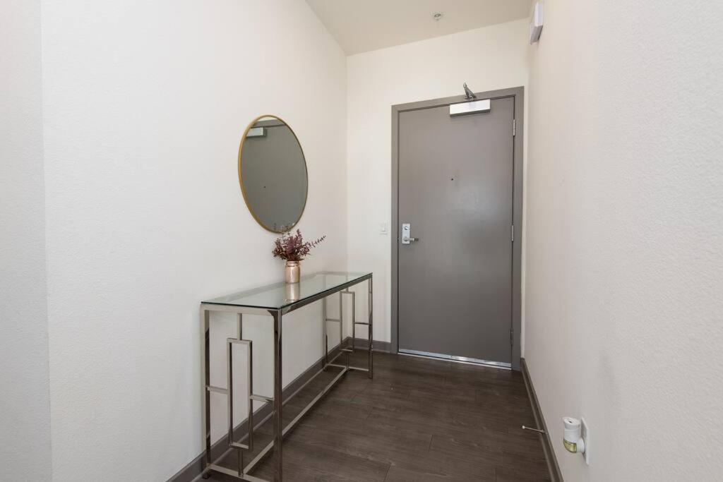 Centrally Located Apartments With Free Parking Glendale Ngoại thất bức ảnh